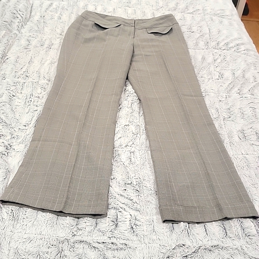 DRESSBARN Larry Levine Womans Pants. SZ.8